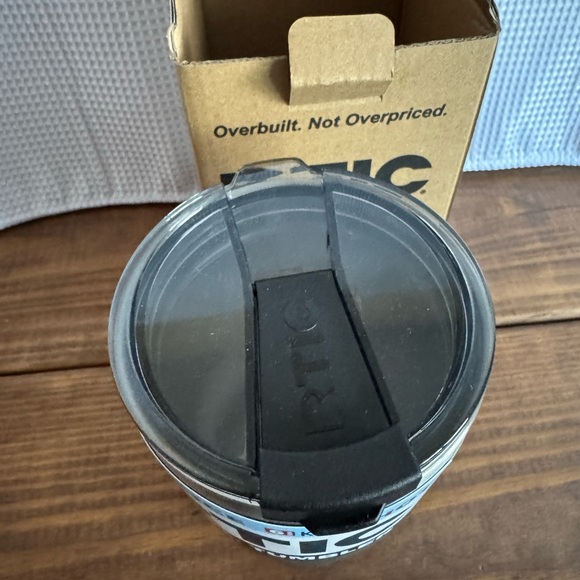 NWT Rtic new insulated Tumbler - Picture 2 of 3